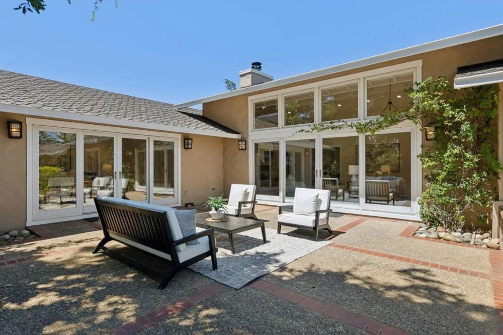 14275 Hilltop Way Saratoga, CA 95070