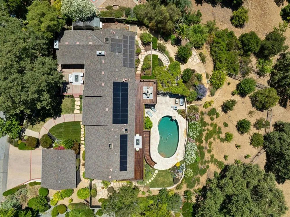 14275 Hilltop Way Saratoga, CA 95070