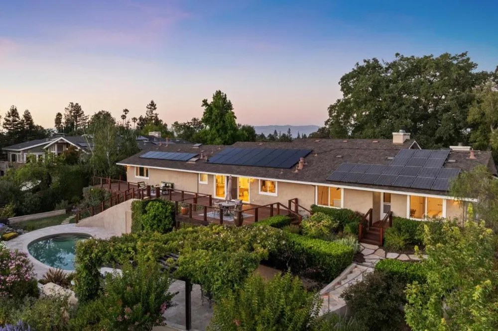 14275 Hilltop Way Saratoga, CA 95070