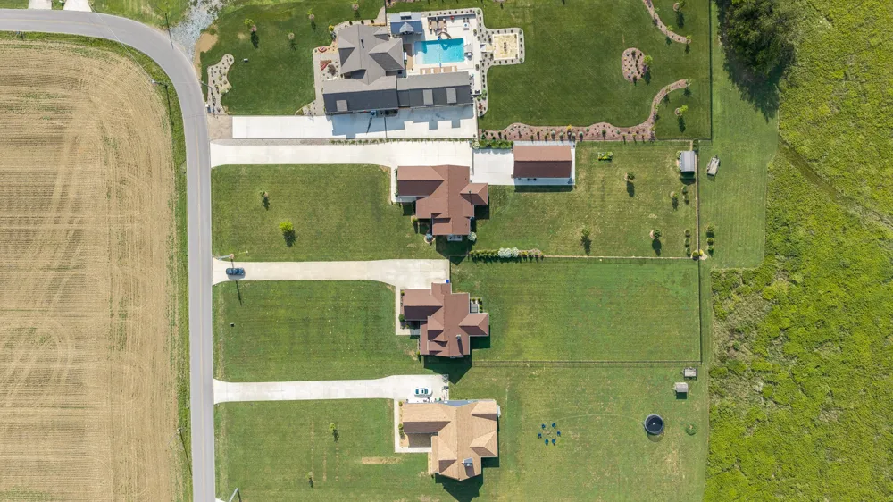 529 Clearview Rd Cottontown, TN 37048