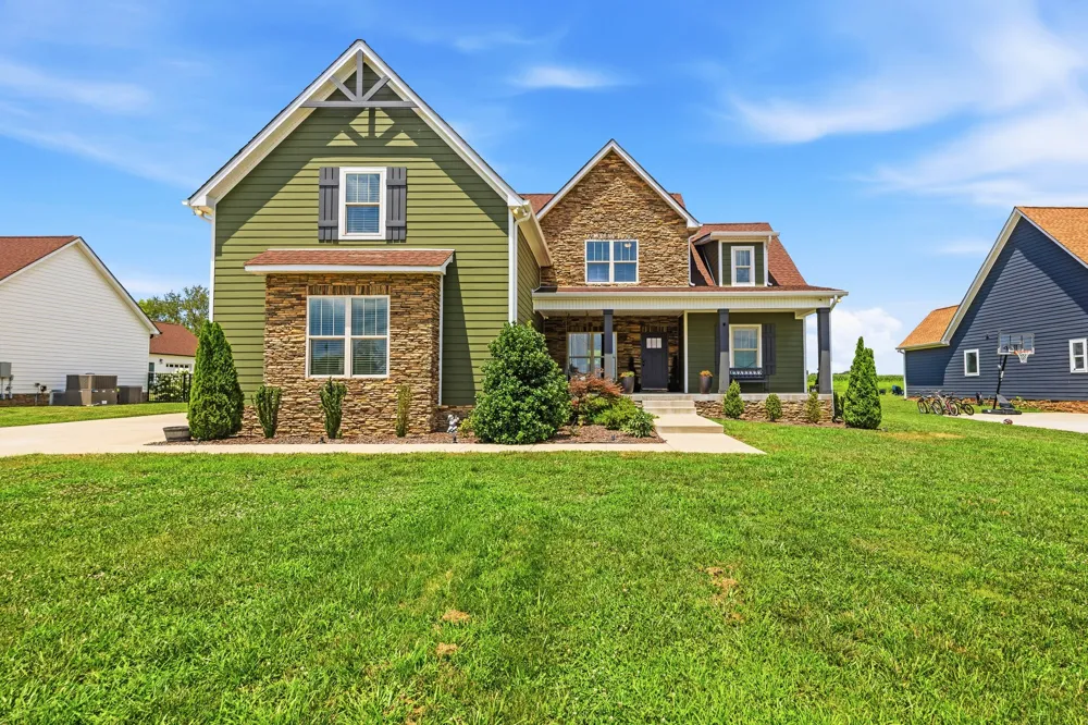 529 Clearview Rd Cottontown, TN 37048