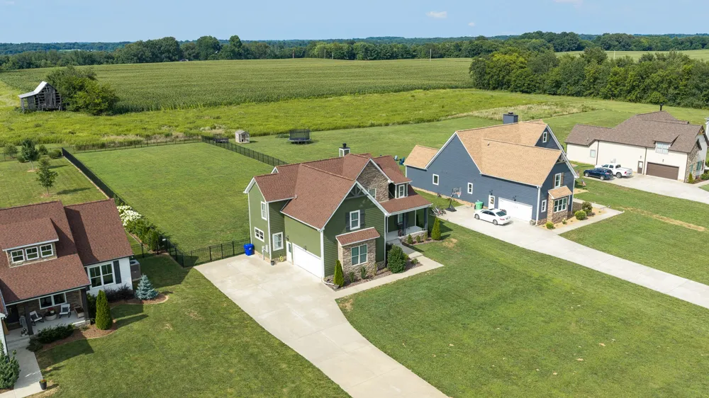 529 Clearview Rd Cottontown, TN 37048