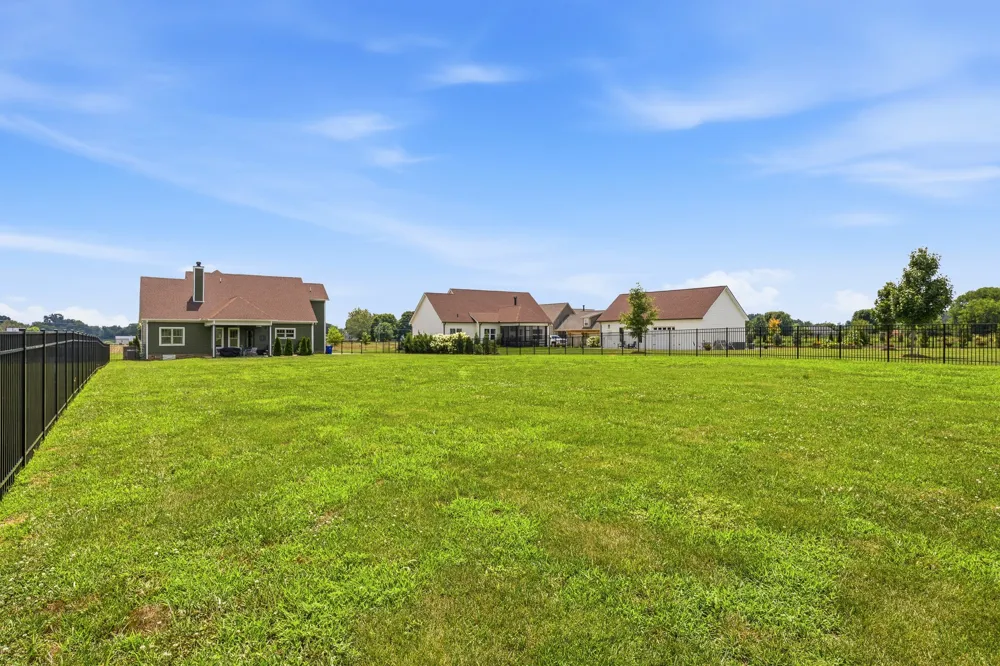 529 Clearview Rd Cottontown, TN 37048
