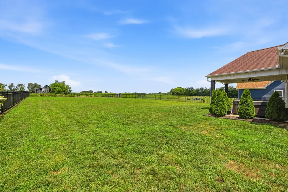 529 Clearview Rd Cottontown, TN 37048