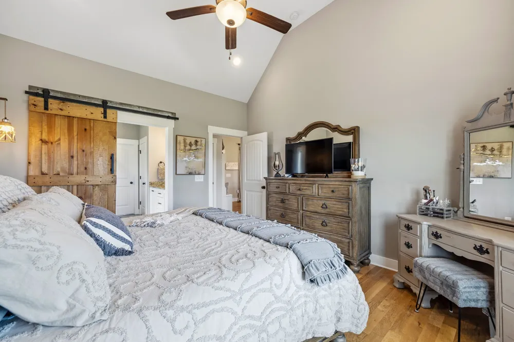 529 Clearview Rd Cottontown, TN 37048