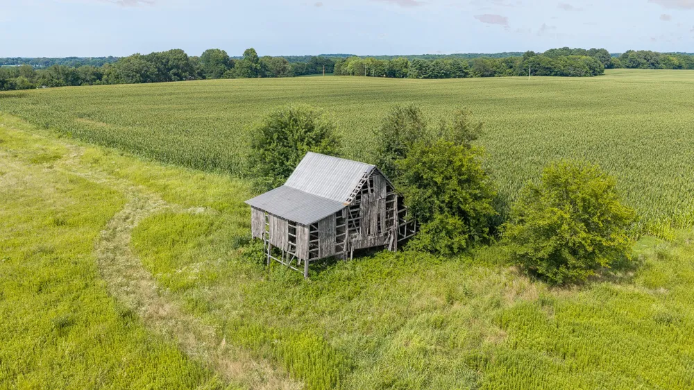 529 Clearview Rd Cottontown, TN 37048