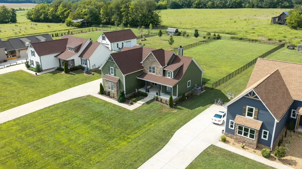 529 Clearview Rd Cottontown, TN 37048