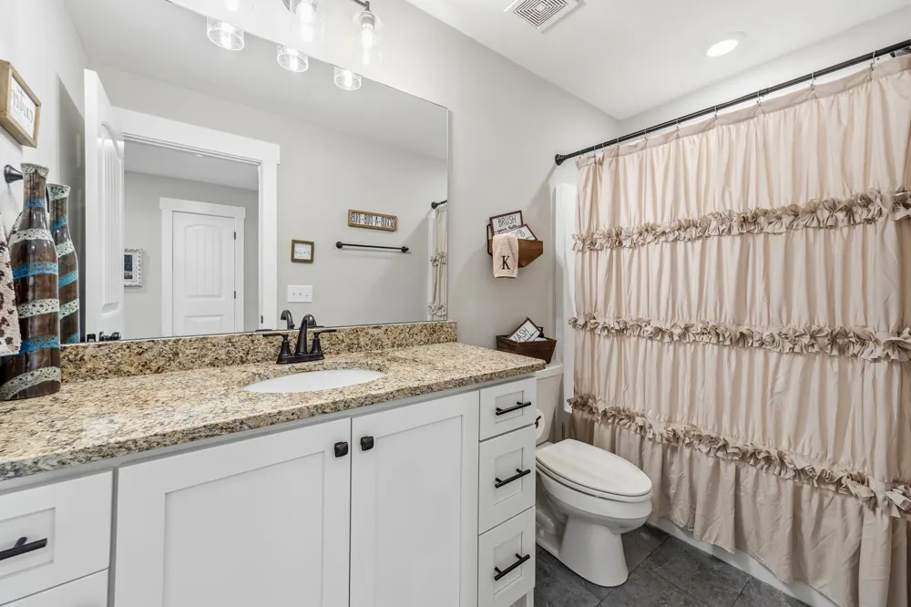529 Clearview Rd Cottontown, TN 37048