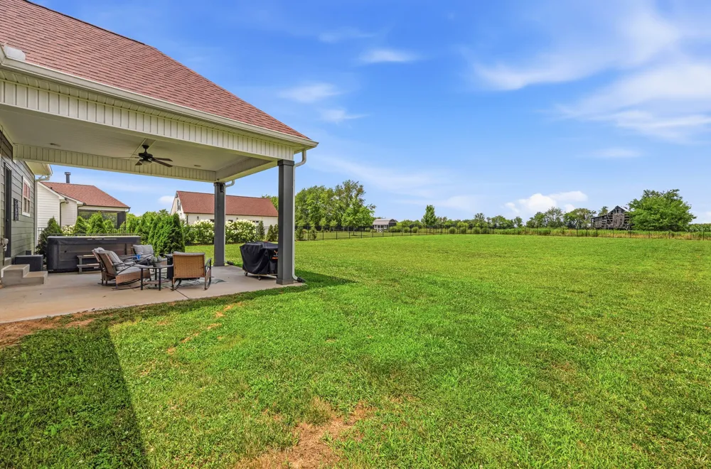 529 Clearview Rd Cottontown, TN 37048