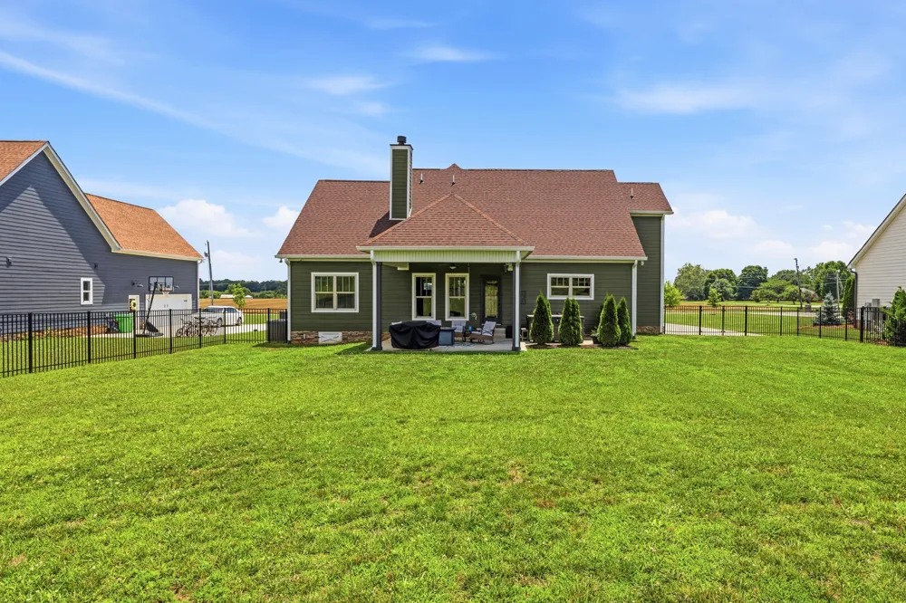 529 Clearview Rd Cottontown, TN 37048