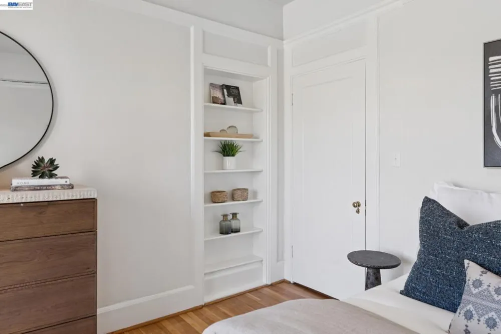 200 Lakeside Dr #202 Oakland, CA 94612