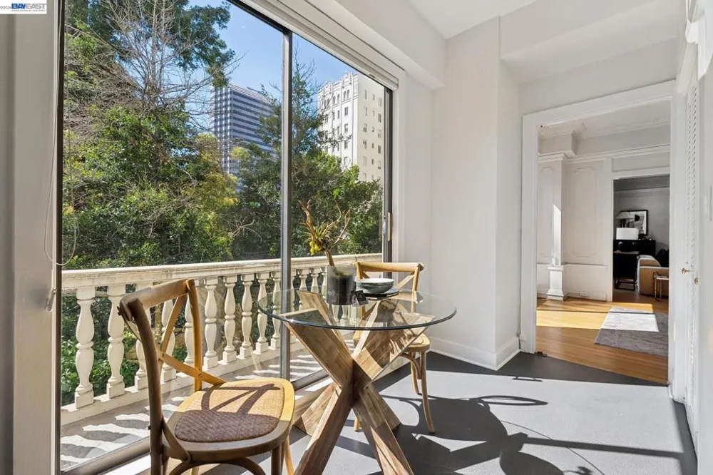 200 Lakeside Dr #202 Oakland, CA 94612