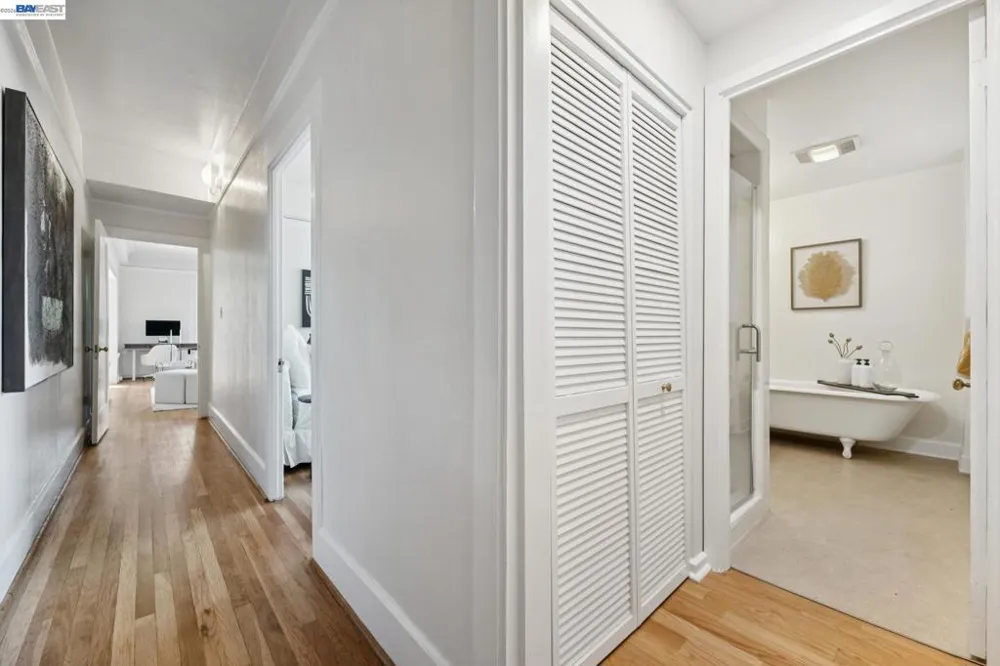 200 Lakeside Dr #202 Oakland, CA 94612