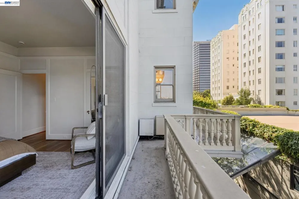 200 Lakeside Dr #202 Oakland, CA 94612