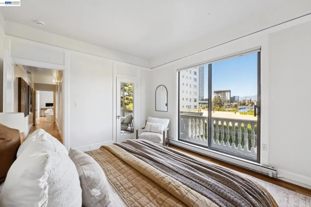 200 Lakeside Dr #202 Oakland, CA 94612