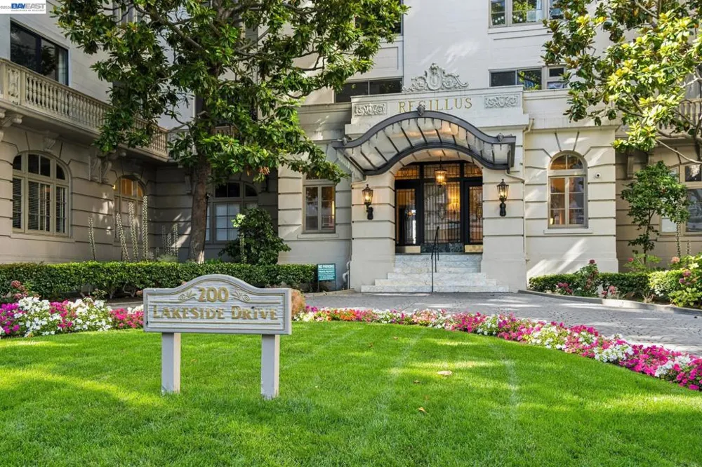 200 Lakeside Dr #202 Oakland, CA 94612