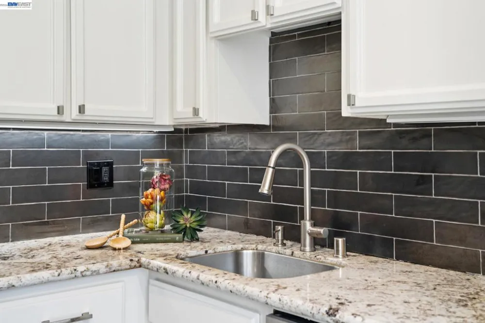 200 Lakeside Dr #202 Oakland, CA 94612
