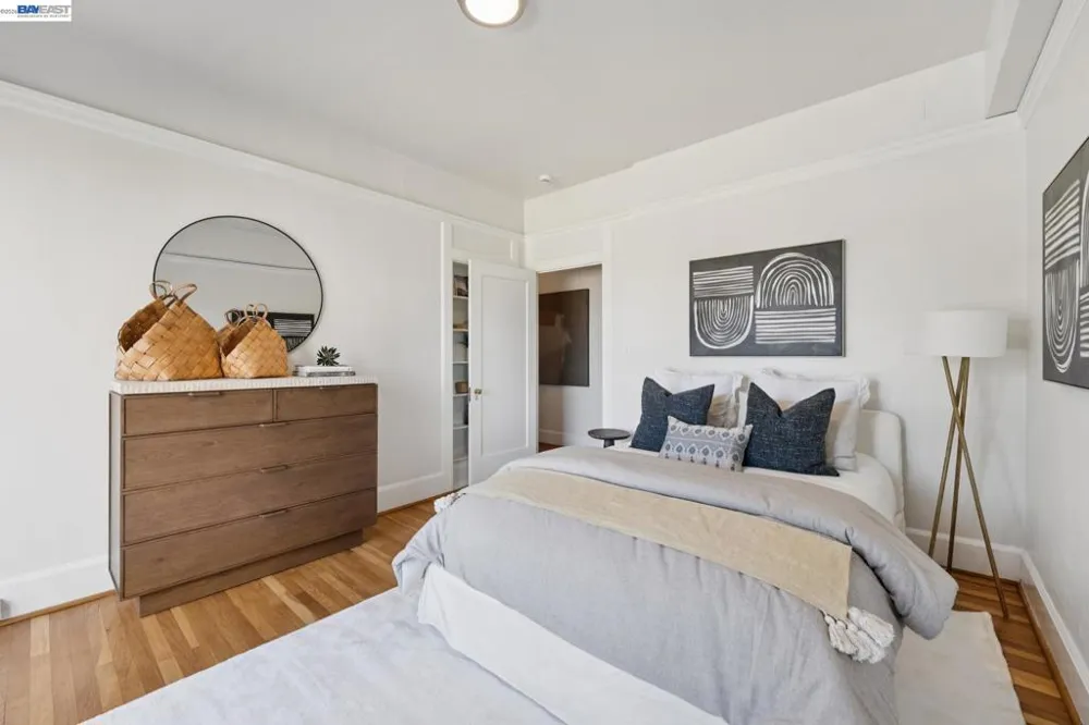 200 Lakeside Dr #202 Oakland, CA 94612