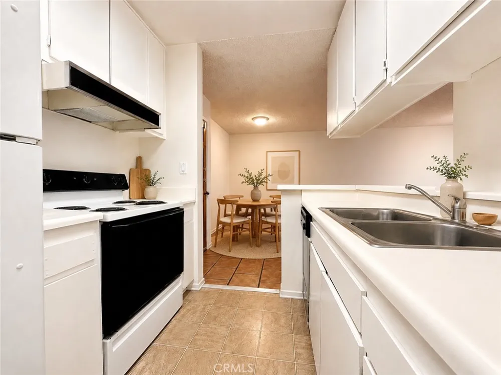 18307 Burbank Boulevard #131 Tarzana, CA 91356
