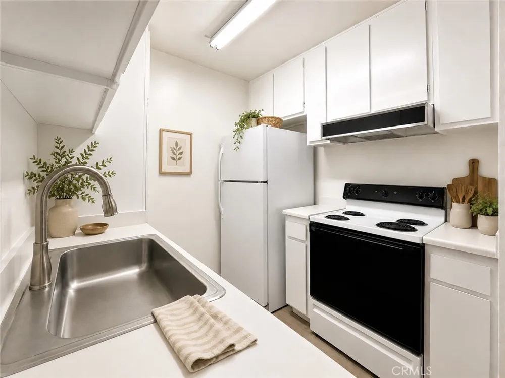 18307 Burbank Boulevard #131 Tarzana, CA 91356