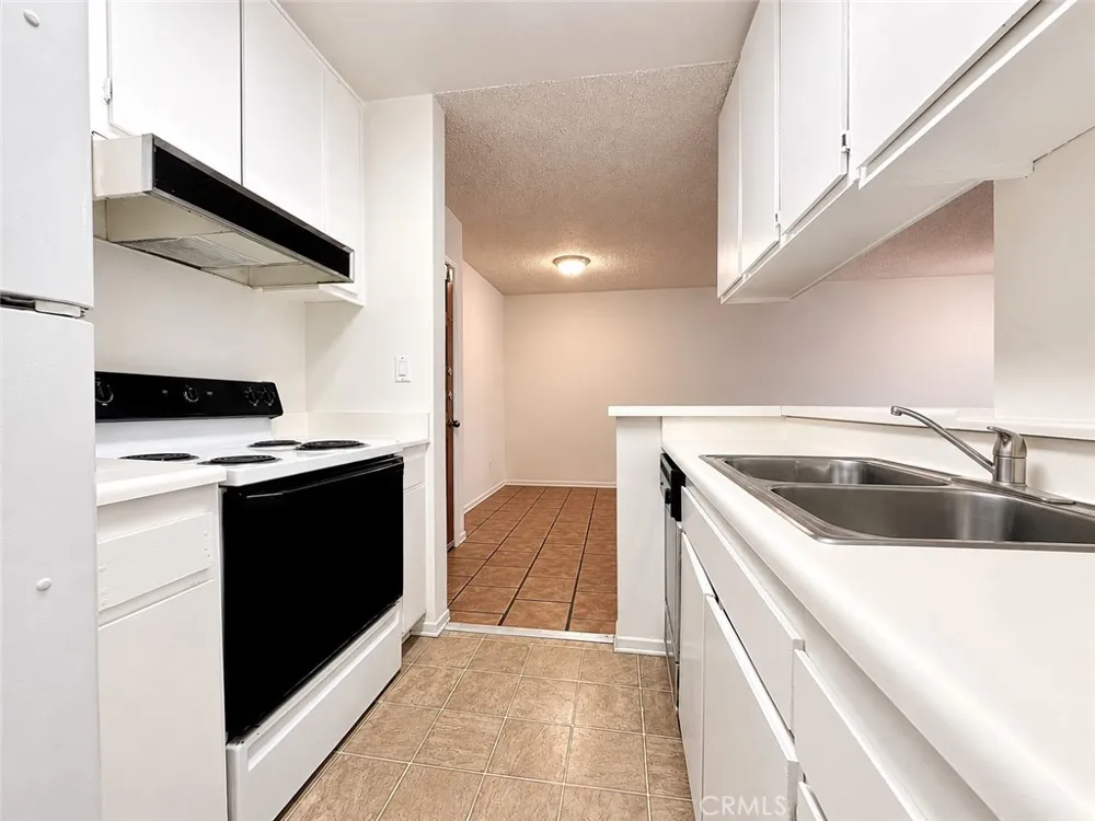 18307 Burbank Boulevard #131 Tarzana, CA 91356