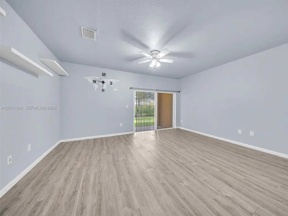 8306 Santa Monica Ave Tamarac, FL 33321