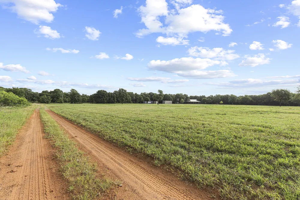 10371 State Hwy 148 Jacksboro, TX 76458