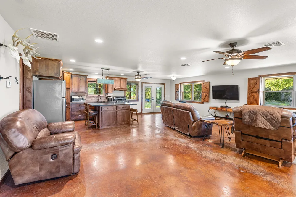 10371 State Hwy 148 Jacksboro, TX 76458