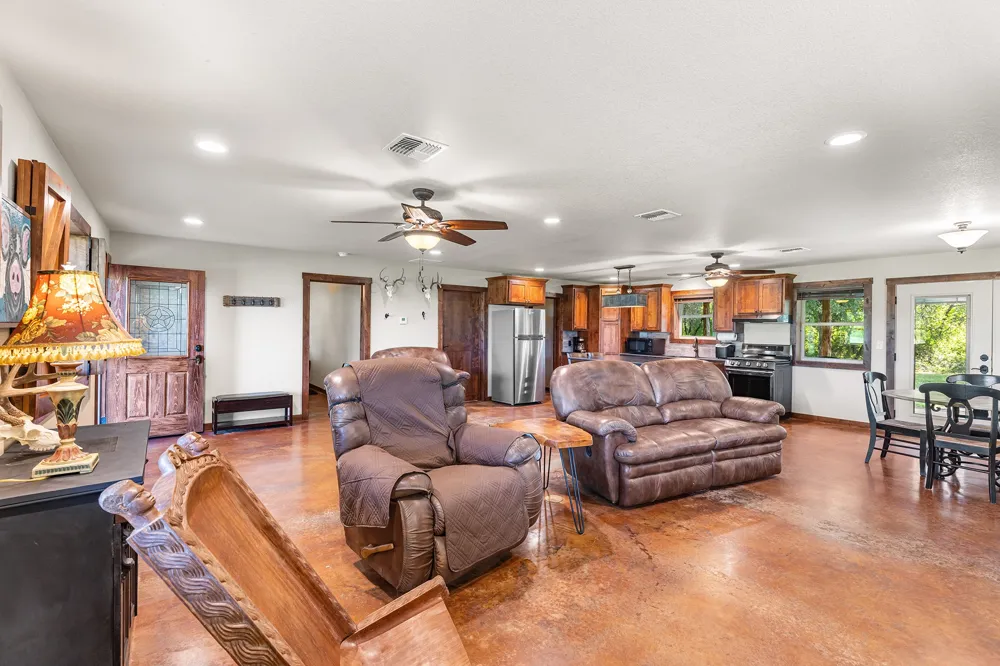 10371 State Hwy 148 Jacksboro, TX 76458