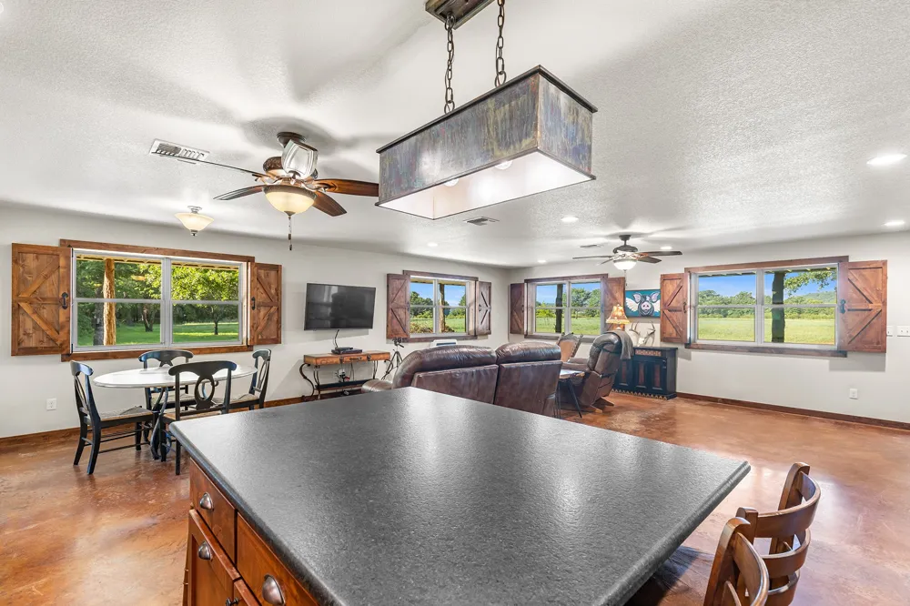 10371 State Hwy 148 Jacksboro, TX 76458
