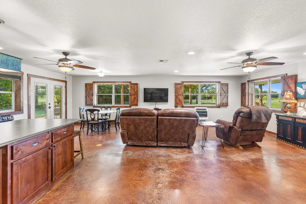 10371 State Hwy 148 Jacksboro, TX 76458
