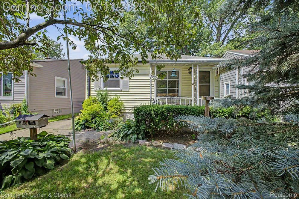 15979 Norborne Redford Charter Township, MI 48239