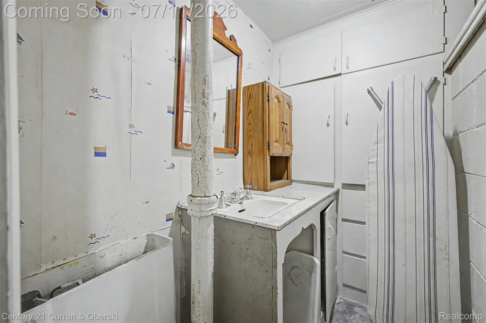 15979 Norborne Redford Charter Township, MI 48239