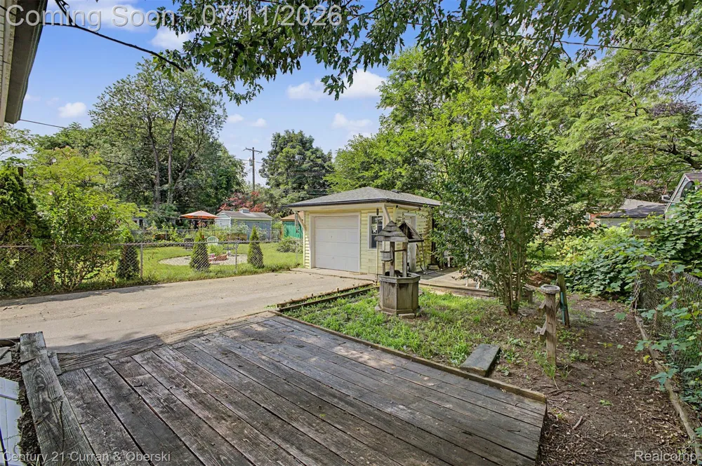 15979 Norborne Redford Charter Township, MI 48239