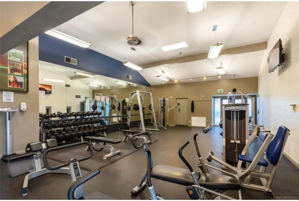 5550 Owensmouth #121 Woodland Hills, CA 91367