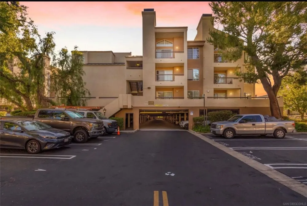 5550 Owensmouth #121 Woodland Hills, CA 91367