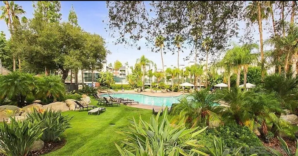 5550 Owensmouth #121 Woodland Hills, CA 91367