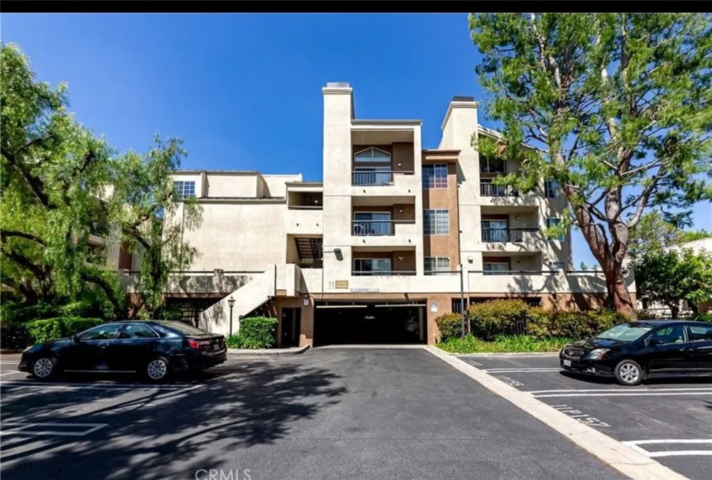 5550 Owensmouth #121 Woodland Hills, CA 91367