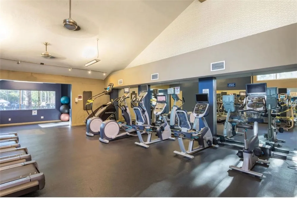 5550 Owensmouth #121 Woodland Hills, CA 91367