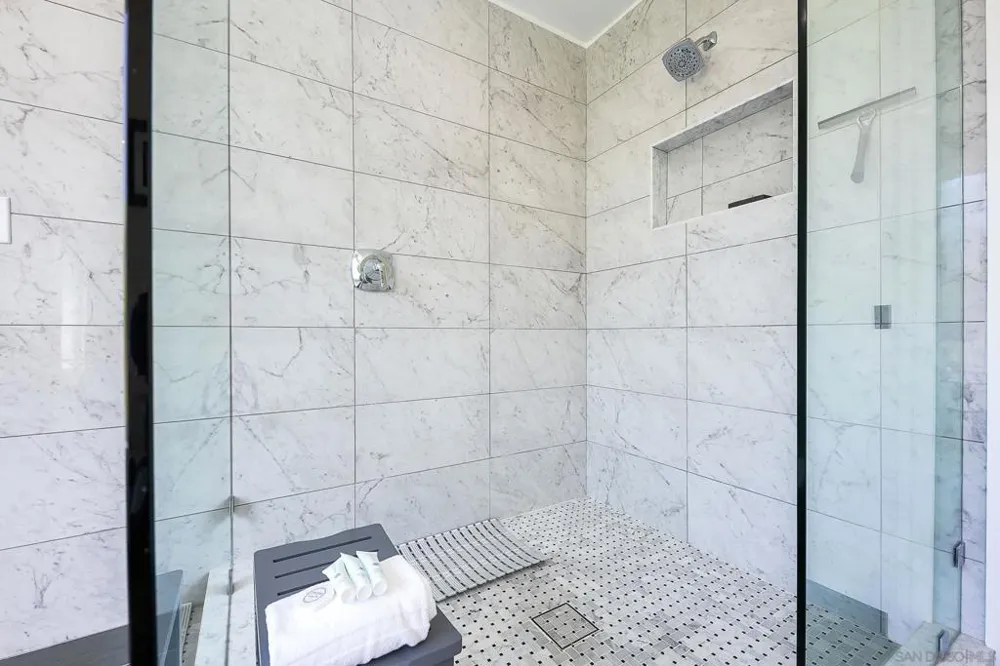 1380 Park #1/2 La Jolla, CA 92037