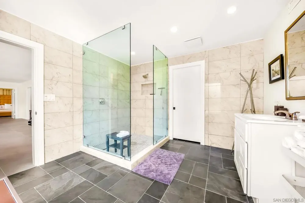 1380 Park #1/2 La Jolla, CA 92037