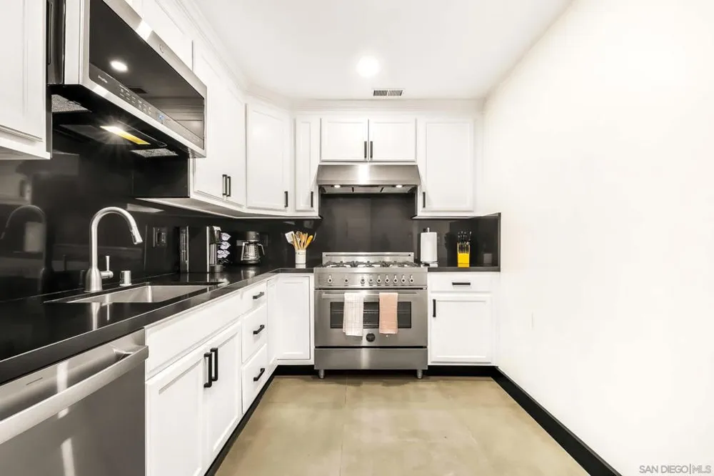 1380 Park #1/2 La Jolla, CA 92037