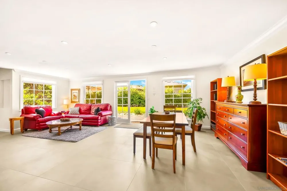 1380 Park #1/2 La Jolla, CA 92037