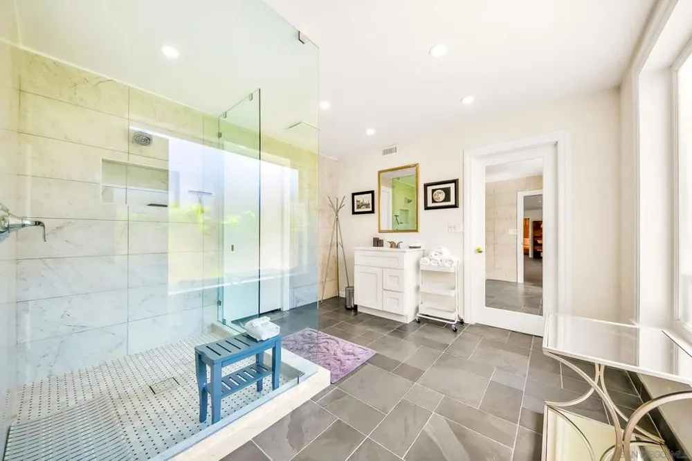 1380 Park #1/2 La Jolla, CA 92037