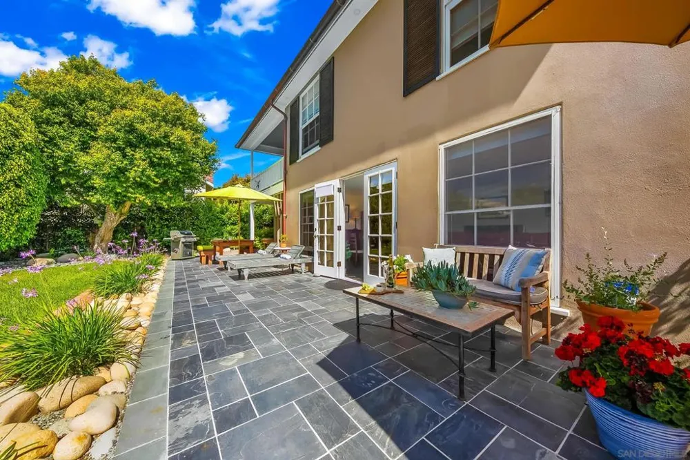 1380 Park #1/2 La Jolla, CA 92037