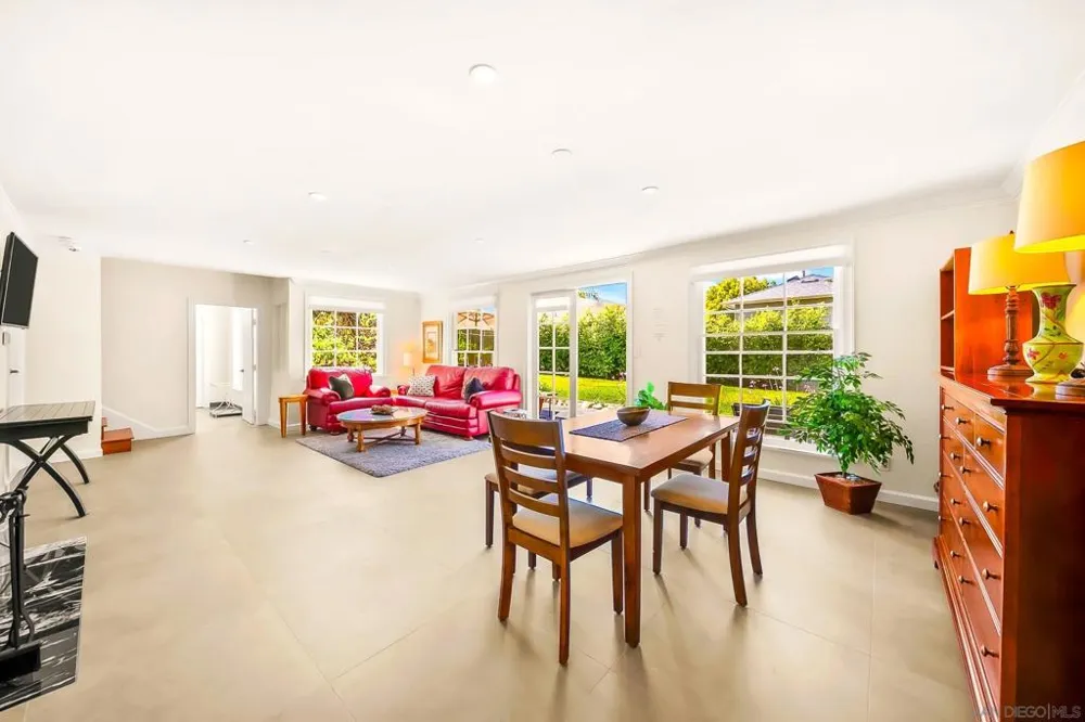 1380 Park #1/2 La Jolla, CA 92037