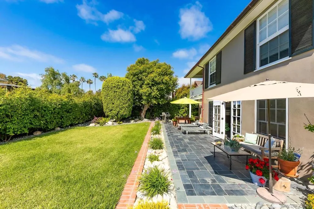 1380 Park #1/2 La Jolla, CA 92037