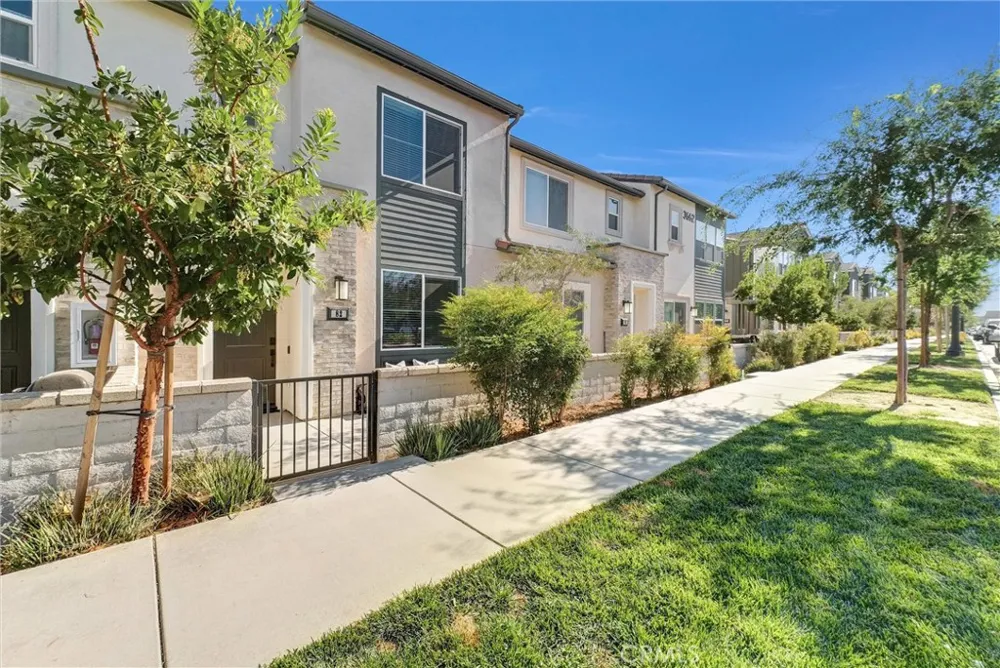 3662 E Moonlight #82 Ontario, CA 91761