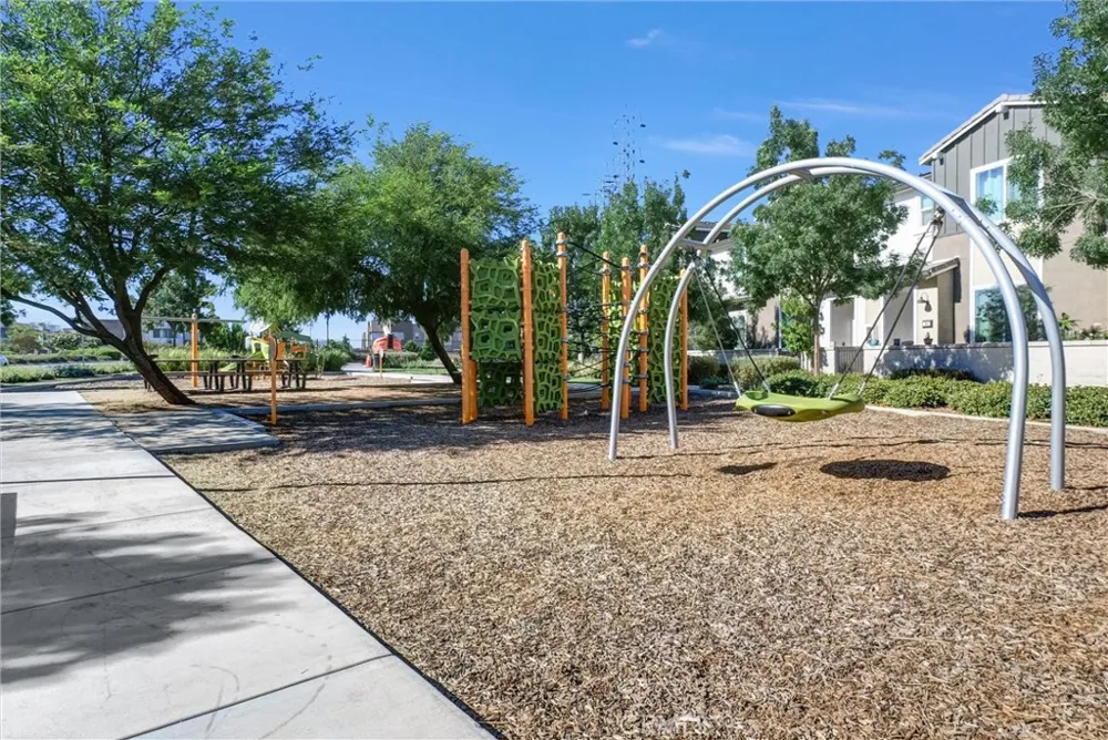 3662 E Moonlight #82 Ontario, CA 91761