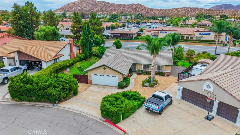 30904 Long Point Drive Canyon Lake, CA 92587